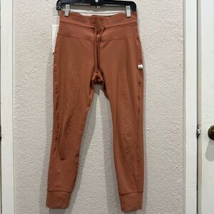 Vuori daily joggers size medium